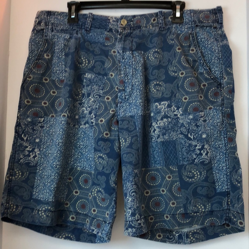 Men’s Madison Blue and light tan printed shorts